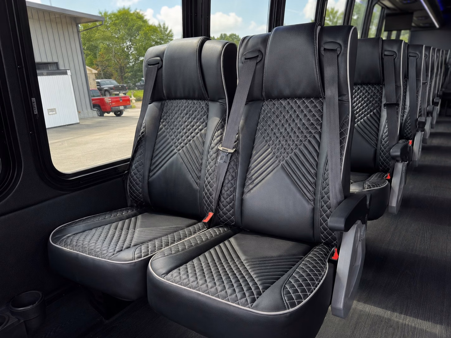 charter buses in davenport handle the biggest prom groups in the quad cities