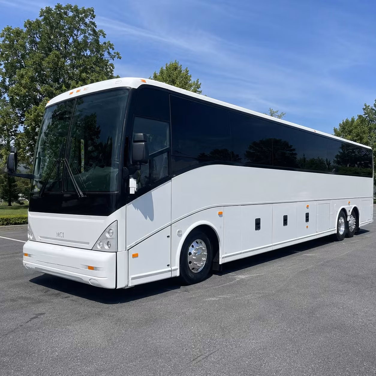 davenport charter bus hero 3