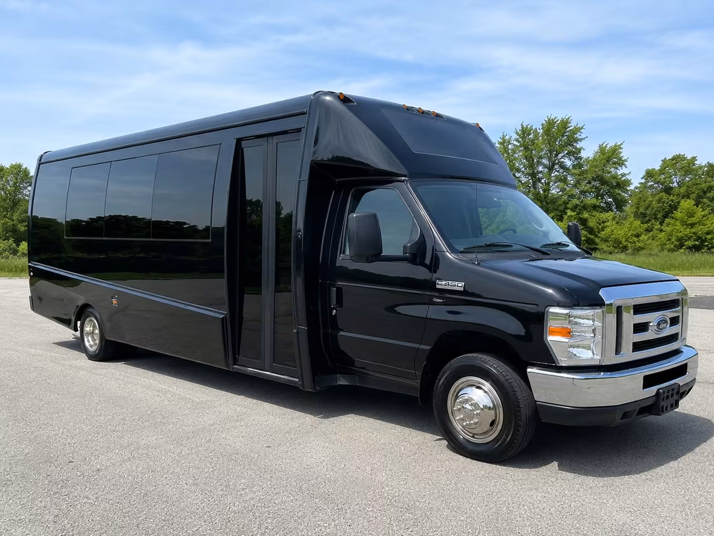 minibus rentals in davenport keep smaller prom groups comfortable all night long