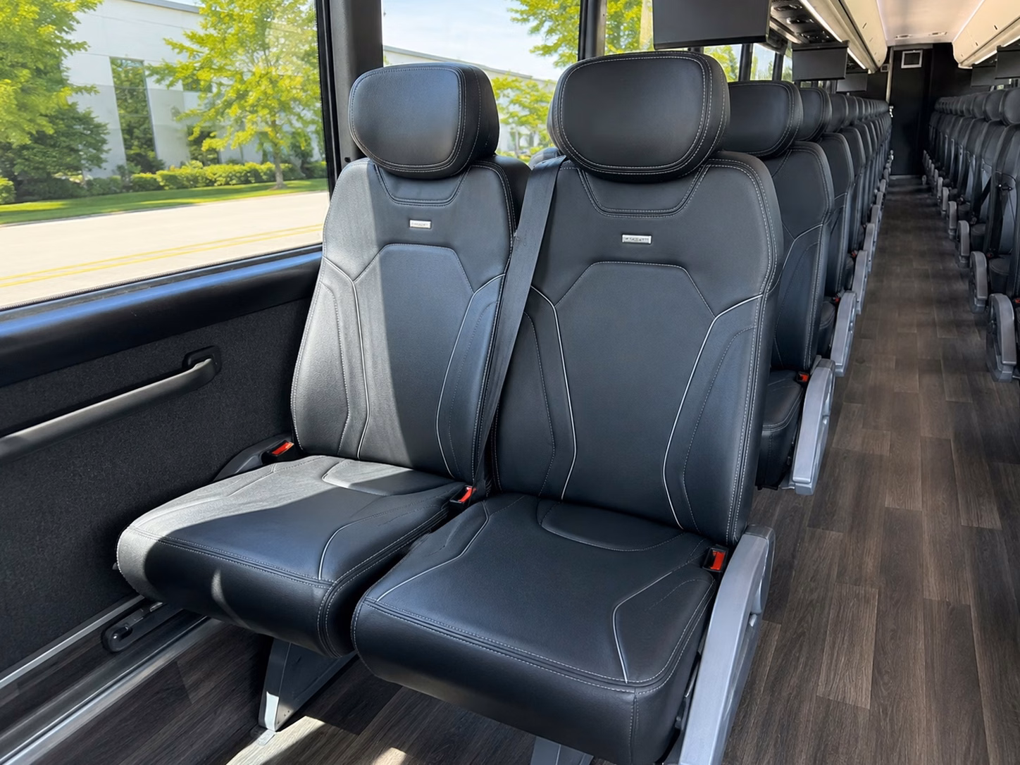 shuttle guests between davenport hotels and your wedding venue with zero stress